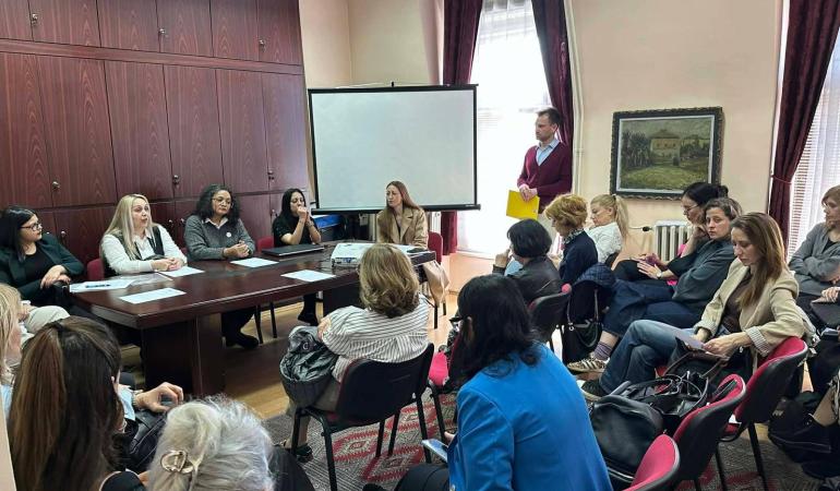 У Етнографском институту САНУ представљена анализа о дечјим браковима и насиљу над Ромкињама